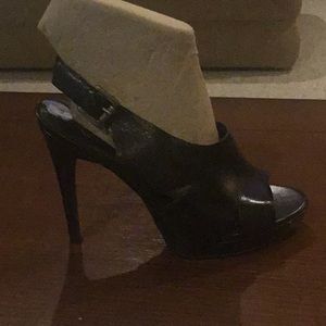 Jessica Simpson stilettos